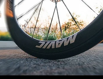 Mavic COMETE 50 : la roue aéro qui veut tout faire