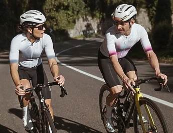 Nimbl lance sa première ligne de vêtements haut de gamme