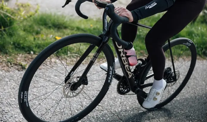 Test des Zipp 202 NSW : l’arme ultime des grimpeurs (mais pas seulement)