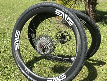 Test des ENVE AR40 en version gravel : la route continue