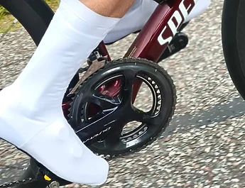 Test des couvre-chaussures aéro Spatzwear Windsock Pro : la touche van der Poel