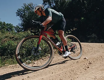 Premier essai du Specialized Crux 5 : le gravel mode TGV