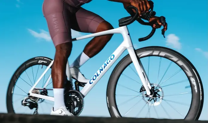 Zipp dévoile les nouvelles 404 S : des roues carbone aérodynamiques plus rapides et plus accessibles pour 2027