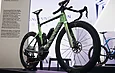 Canyon dévoile un Aeroad CFR encore plus rapide et passe sous la barre symbolique des 200 watts