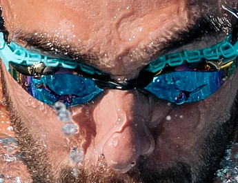 Test des Arena Air Sonic Mirror : des lunettes de natation taillées pour le triathlon ?