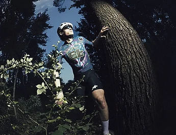 ASSOS et EF Pro Cycling dévoilent la Collection Spooky
