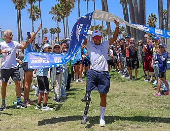 Mohamed Lahna boucle un triathlon historique de 5 300 km à travers les États-Unis