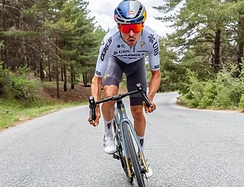 Q36.5 et Pinarello dévoilent une édition limitée exclusive pour le retour de Tom Pidcock sur le Tour