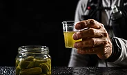 UTMB 2026 : pourquoi ont-ils tous bu du jus de cornichons ?