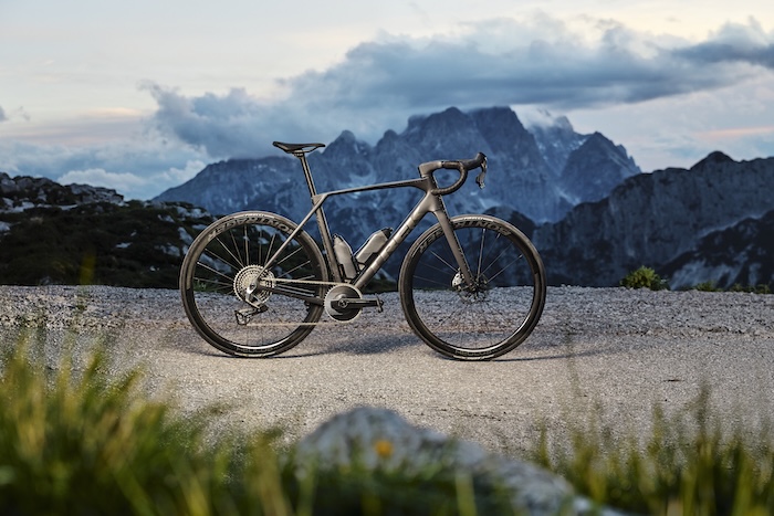 Trek dévoile le nouveau Domane, plus léger et plus polyvalent