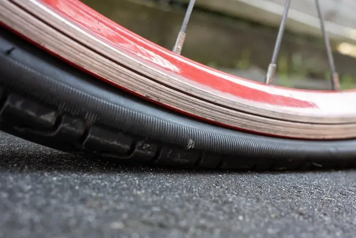 Pneu vélo crevé