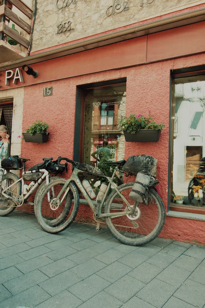 Le TITICI Revo 2026 de Nico Neves en configuration bikepacking, équipé en Campagnolo Ekar mécanique et roues Campagnolo Levante.