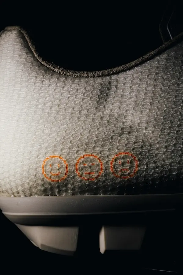 Focus sur la tige légère des chaussures de gravel DMT