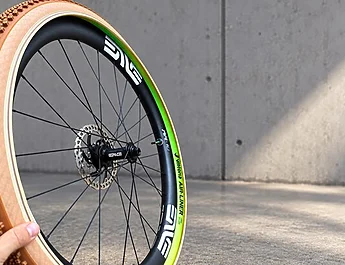 Test des Air-Liner Vittoria : 45 g pour rouler plus serein