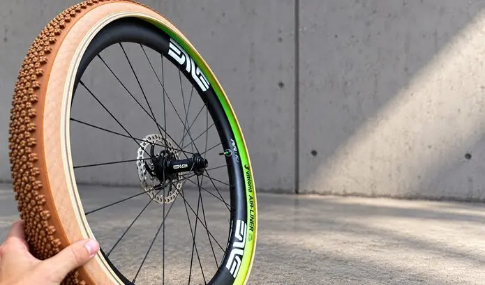 Test des Air-Liner Vittoria : 45 g pour rouler plus serein
