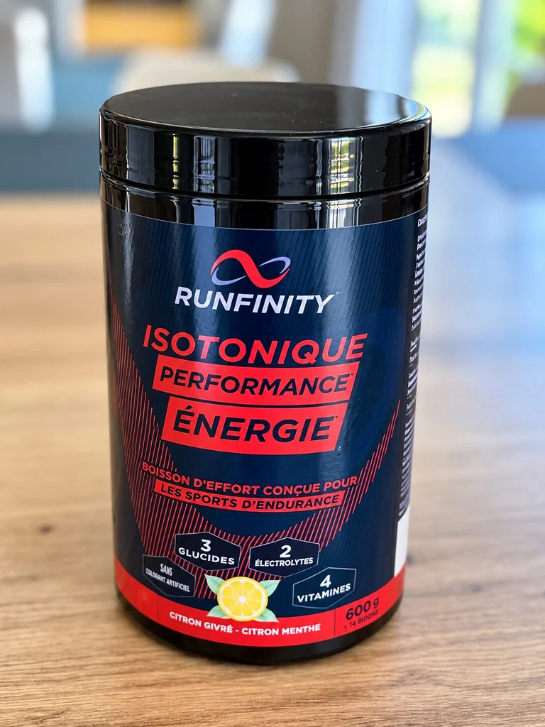 Pot de boisson d’effort Runfinity Isotonique Performance Énergie saveur citron-menthe testé par 3bikes