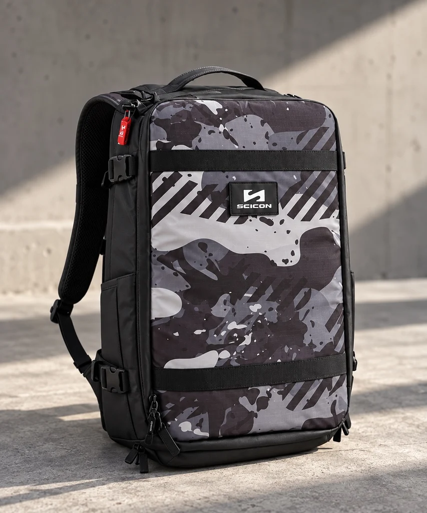 Scicon Backpack Rain Pro 35L Grey Camo photographié seul. Sac à dos de 35 litres destiné au sport, au voyage, à la compétition et aux déplacements quotidiens.