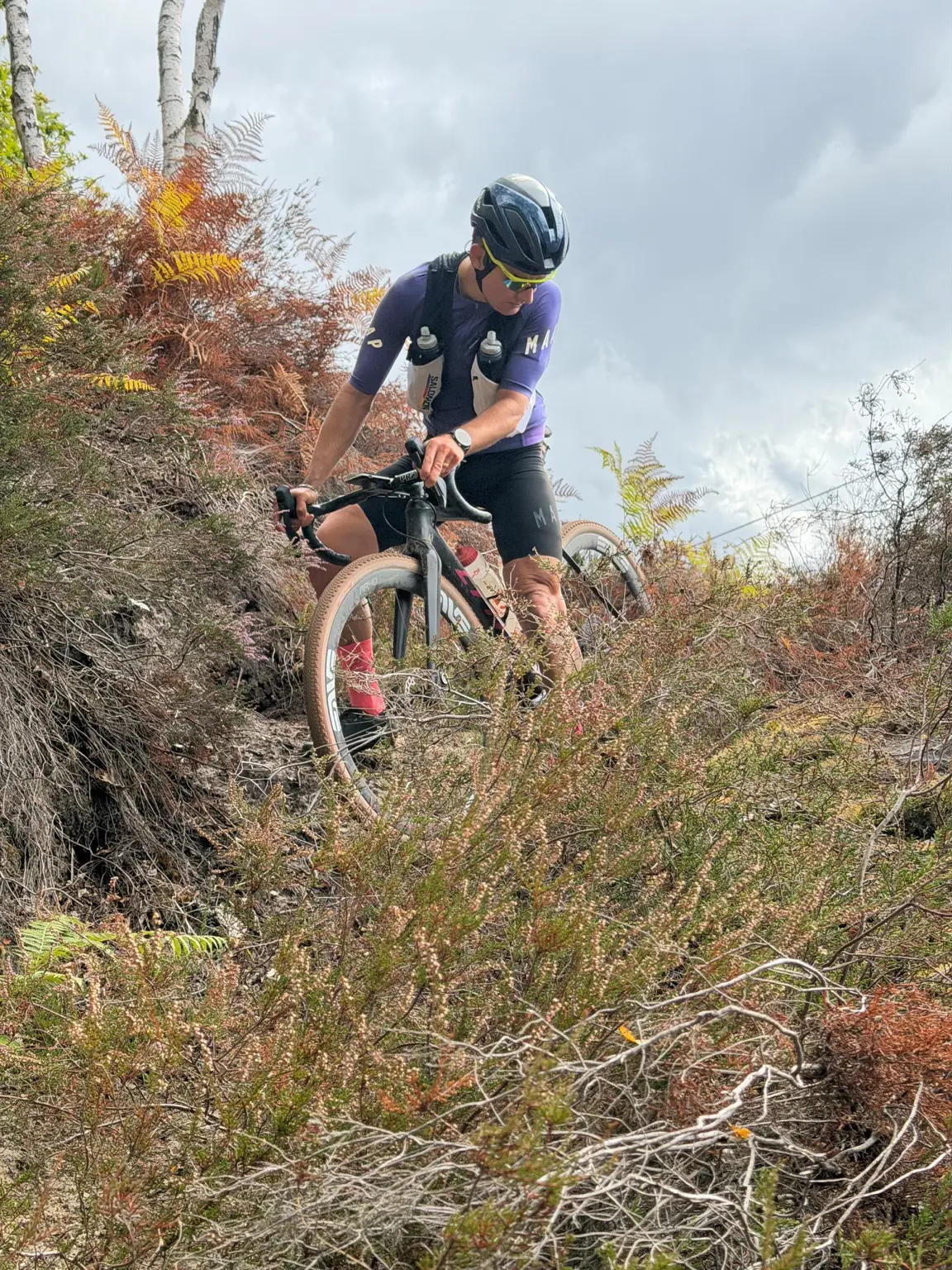 Vittoria Terreno Pro T50 700x45C en conditions gravel cassantes après plusieurs semaines de test à l’entraînement et en compétition, montés sur ENVE AR40.