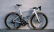 Demi Vollering : Specialized dévoile son vélo de championne du monde