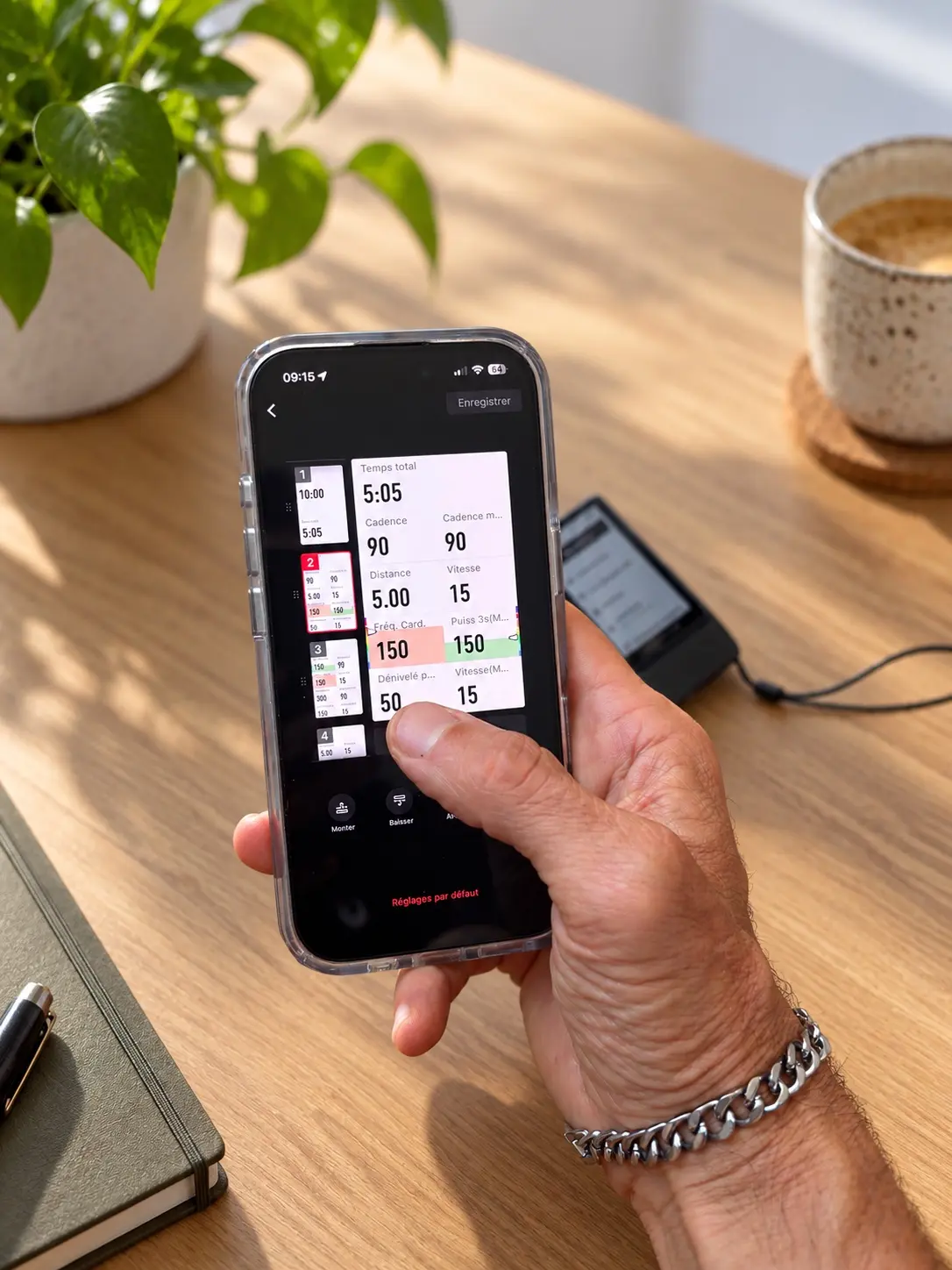 Personnalisation des pages de données du COROS DURA 2 Solar depuis l'application mobile.